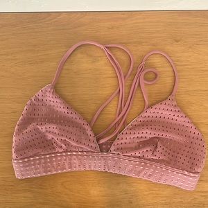 🌺Beautiful Acacia bikini top size M🌺